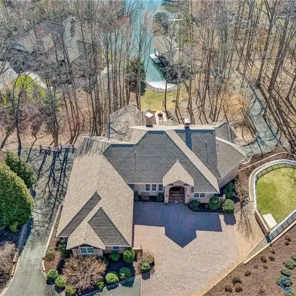 SERENITY AT SMITH MOUNTAIN LAKE