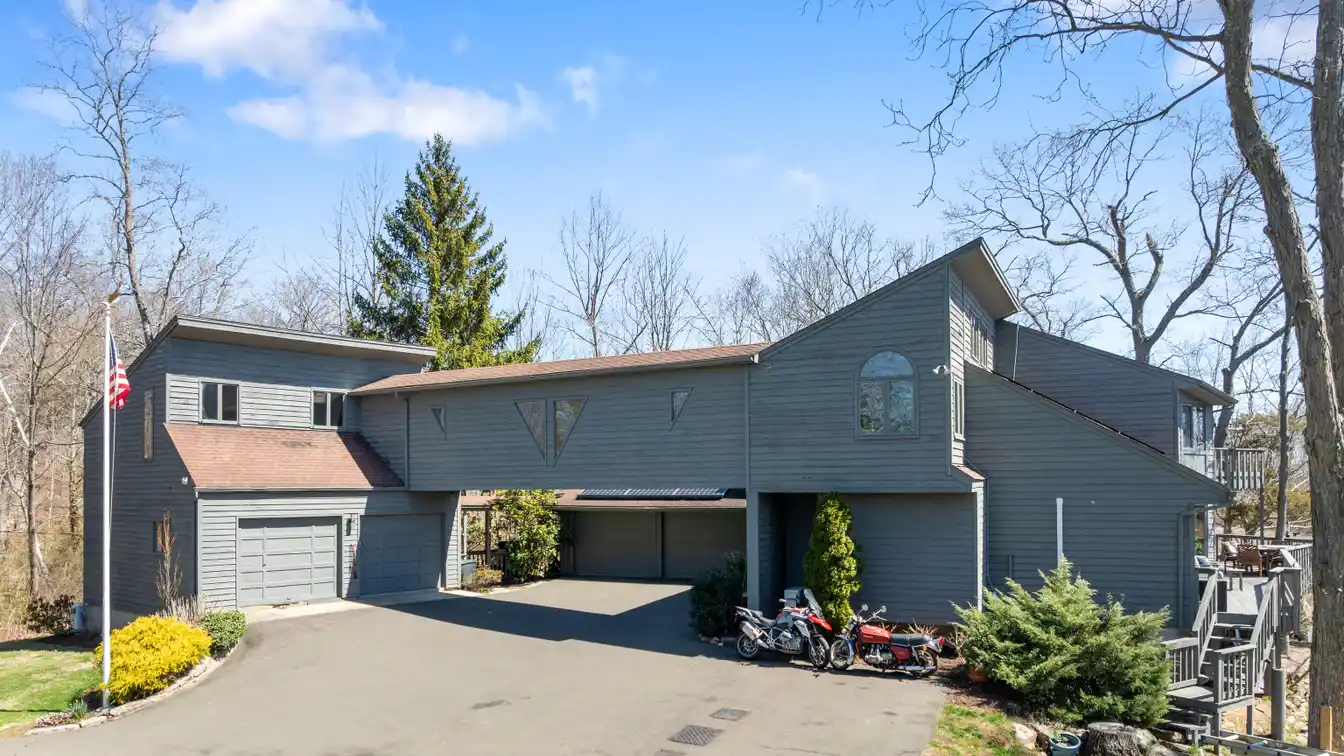 Elegance and Tranquility in Stony Creek