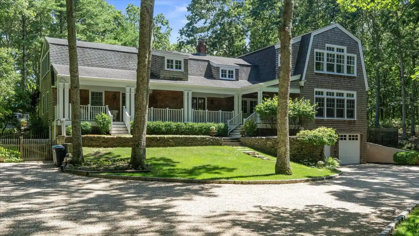 Centrally Located Rental in Water Mill