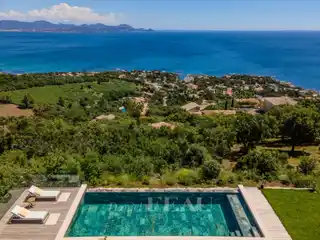 Peaceful Architect-designed Property with a Sea View