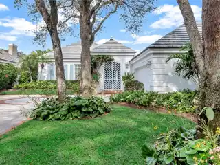 Freshly Updated Courtyard Home in John's Island