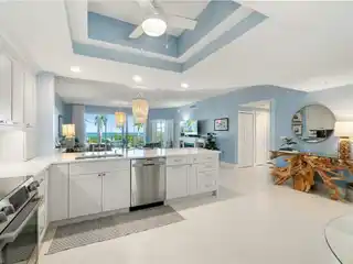 Renovated Gulf-view Condo in Coveted Barefoot Beach Club