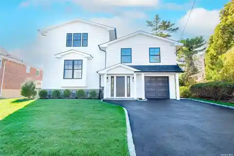 Stunning New Construction Home in a Desirable Neighborhood