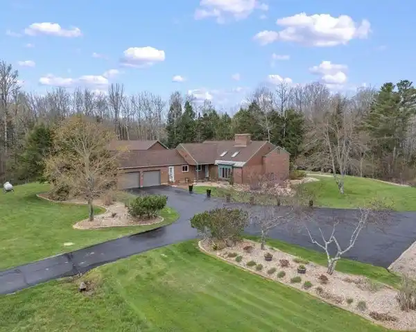 A SANCTUARY OF SOPHISTICATED LIVING