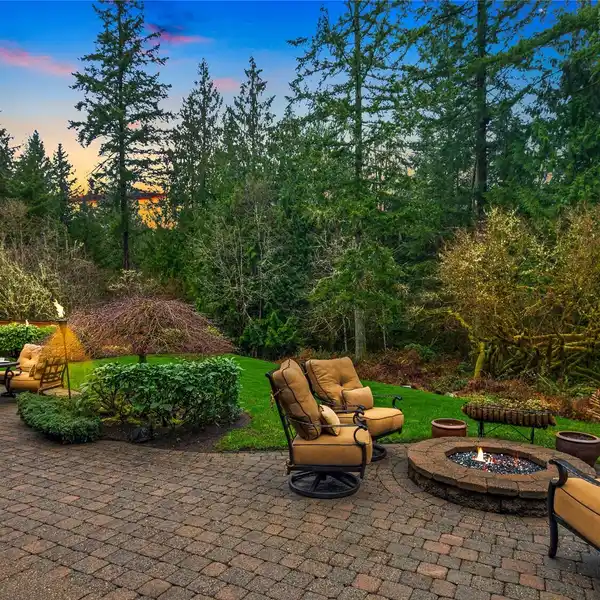 ONE-OF-A-KIND PARKSIDE OASIS