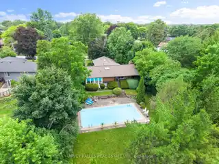 Urban Cottage Retreat on Credit River Ravine
