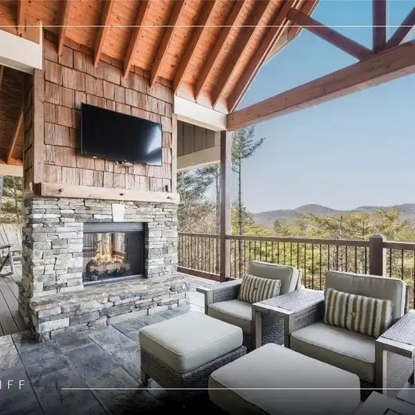 CUSTOM ARTS AND CRAFTS HOME IN GATED GREYCLIFF