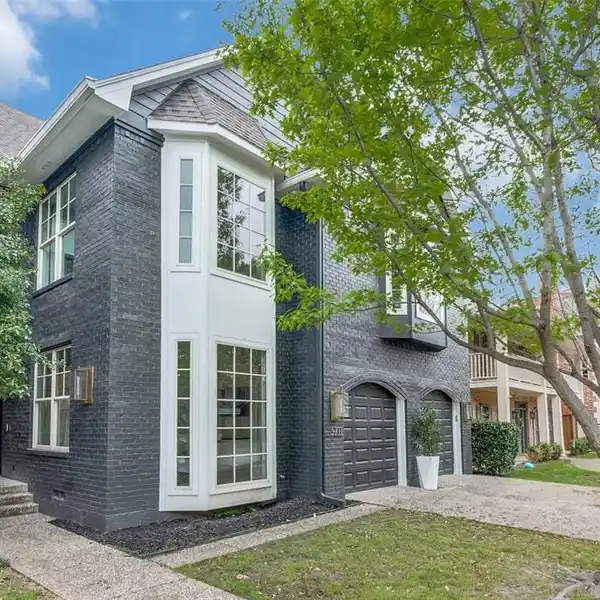 FANTASTIC HOUSE WITH A TRADITIONAL LAYOUT