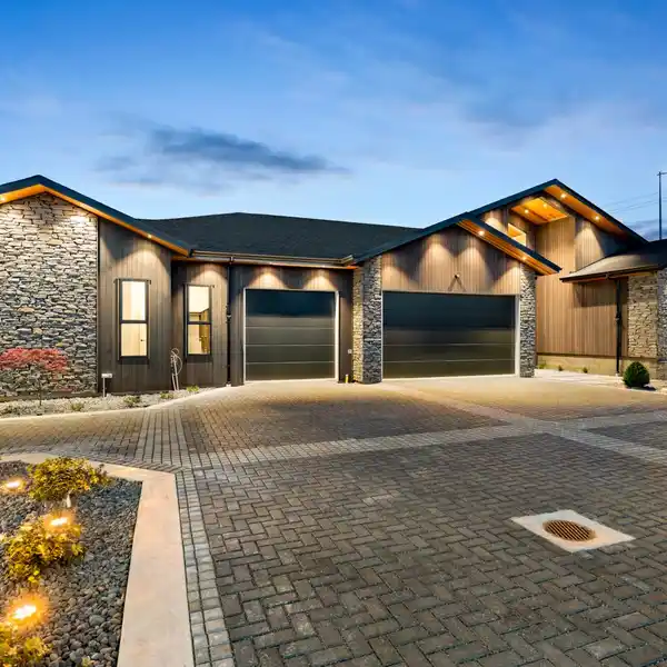 SUBURBAN SERENITY NESTLED ATOP A SCENIC HILL