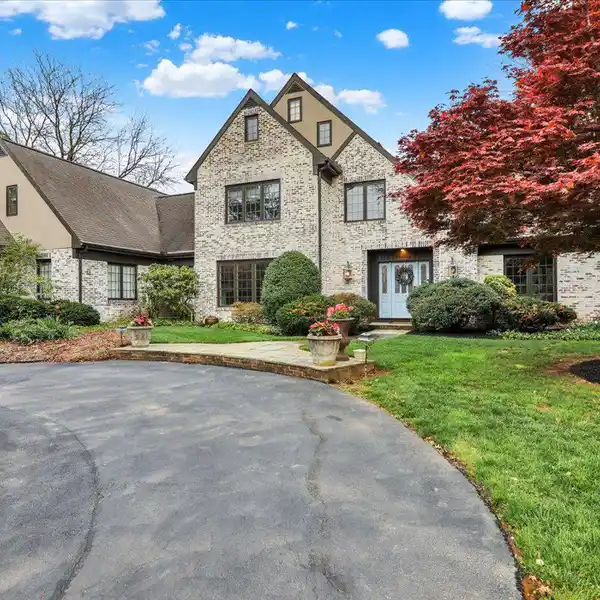 A TRULY EXTRAORDINARY ESTATE