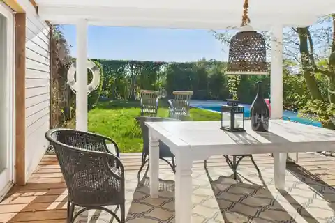 Lovely Home with Separate Apartment