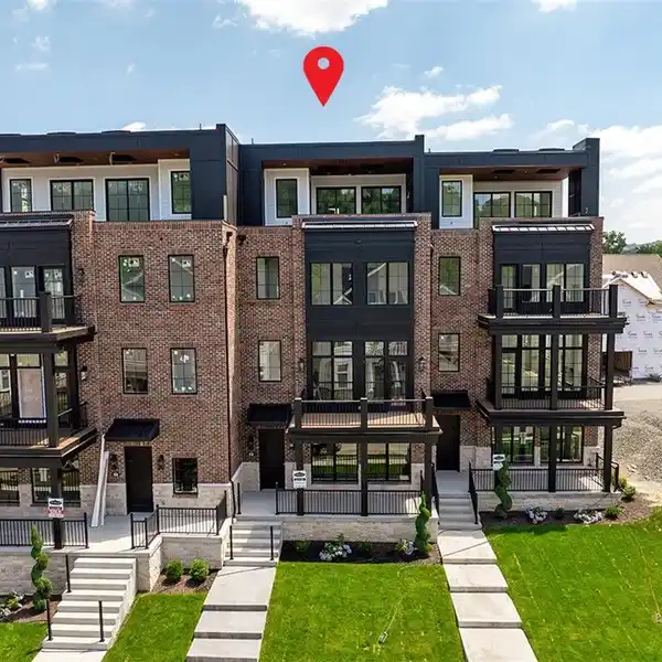 BRAND NEW RESIDENCE IN OVERLOOK BROWNSTONES