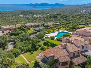 Gorgeous Villa with Forever Views