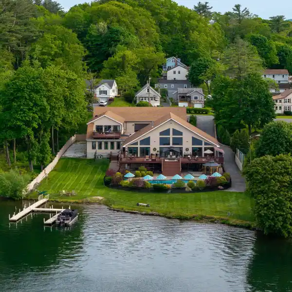 EXTRAORDINARY OPPORTUNITY ON PONTOOSUC LAKE