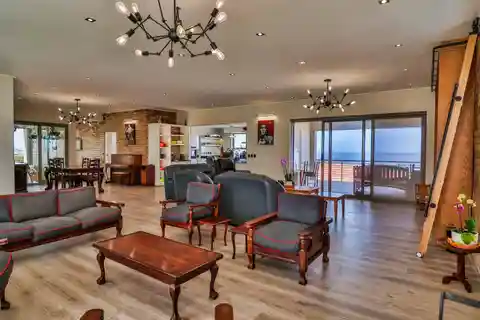 Elegant Retreat with Panoramic Coastal Vistas