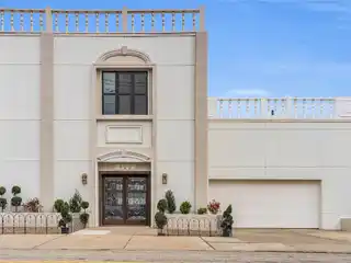 Spectacular City Living