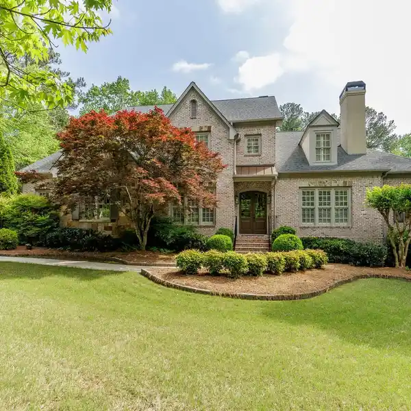 EXQUISITE ESTATE HOME IN DUNWOODY RESERVE