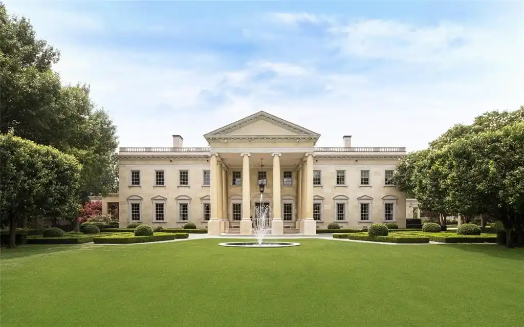 Stately Elegance on over Three Acres