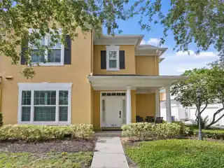 Renovated End Unit Townhome on Harbour Island