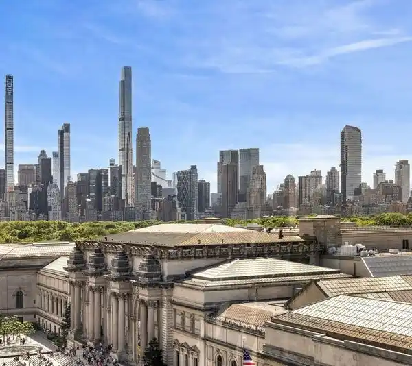 SPECTACULAR CORNER FIFTH AVENUE RESIDENCE