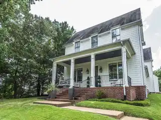 Luxury Living Steps from Collierville Square