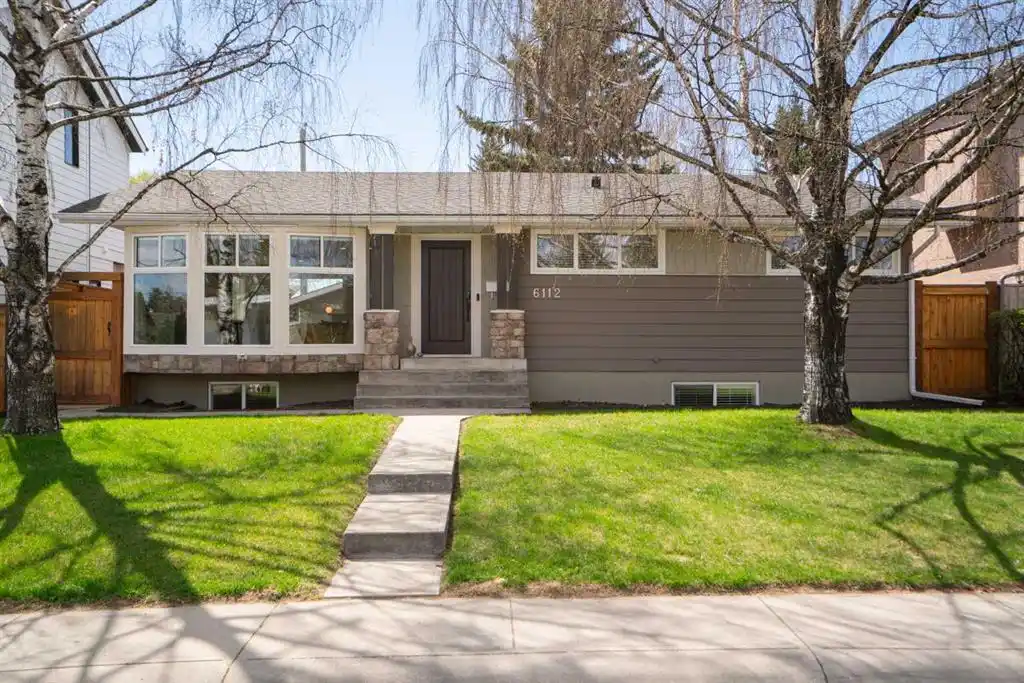 Beautifully Maintained Mid-century Bungalow