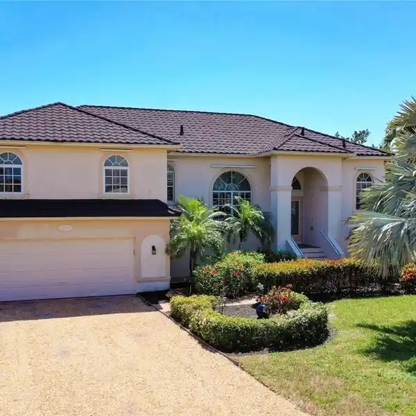 IMPECCABLY MAINTAINED TRADITIONAL STYLE HOME