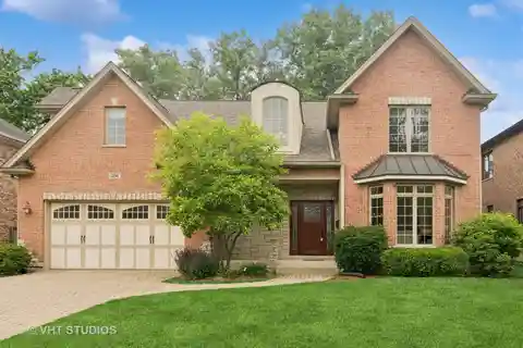 Custom Beauty with a Flowing Plan