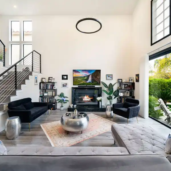 MODERN LUXURY MEETS SMART LIVING