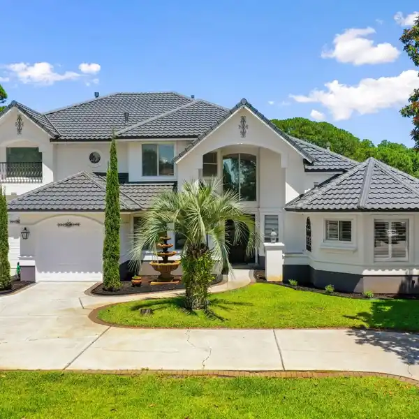 THE VERY BEST OF EMERALD COAST LIVING