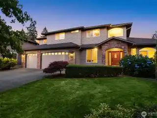 Spacious Light-Filled Home in the Apple Tree Community