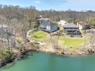 Your Own Slice of Lakefront Paradise