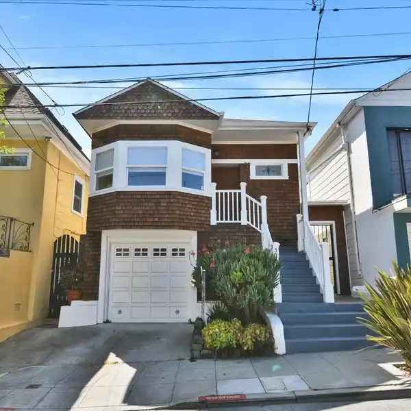 ENCHANTING 1924 CRAFTSMAN HOME
