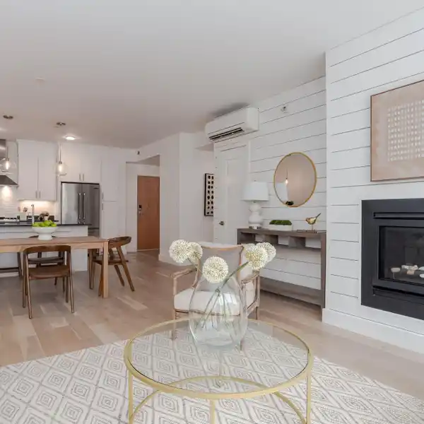 IMMACULATE CONDO IN HOBSON'S LANDING