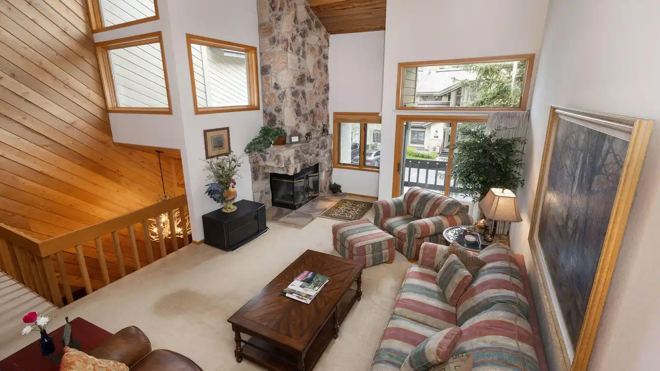 Immaculate Fully Furnished Townhome