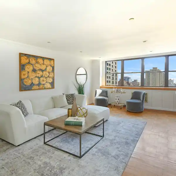 SUN-FILLED HIGH-FLOOR HOME WITH STUNNING VIEWS