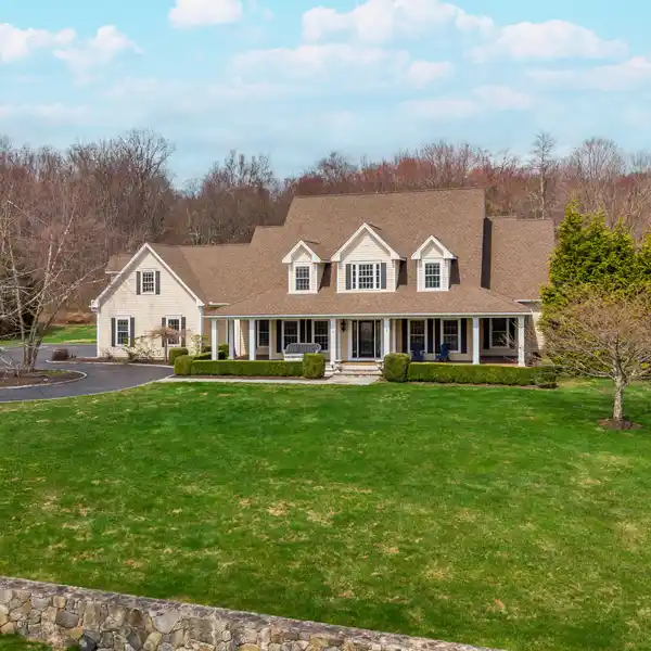 FOUR-ACRE PRIVATE RETREAT