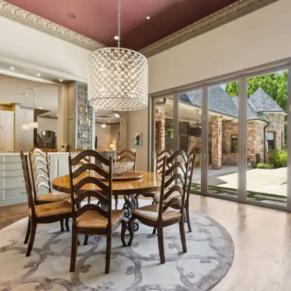 EXTRAORDINARY CUSTOM-BUILT ESTATE