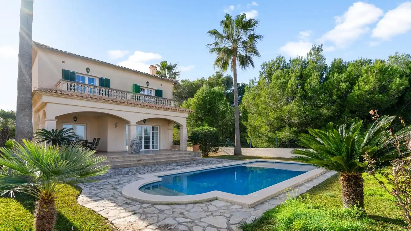 Wonderful Villa with Unobstructed Bay Views