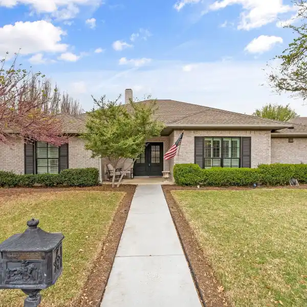 FABULOUS SINGLE-STORY HOME