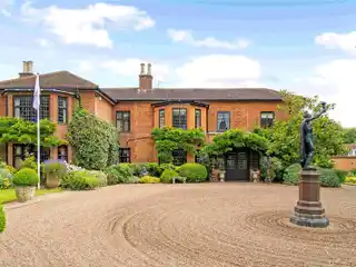 Magnificent Country Retreat on 25 Acres