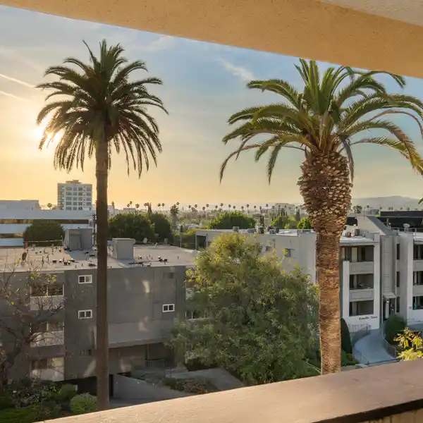 SOUGHT-AFTER COMPLEX IN PRIME BEVERLY HILLS LOCATION