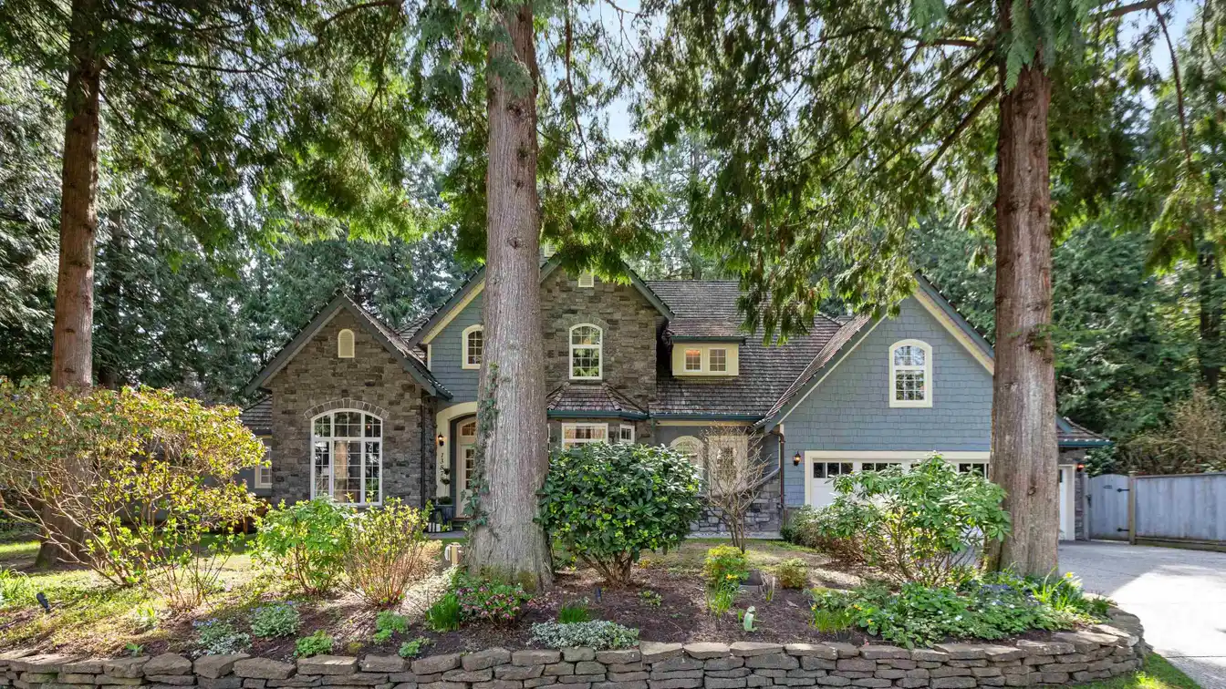 Completely Renovated Luxury Elgin Estate Home