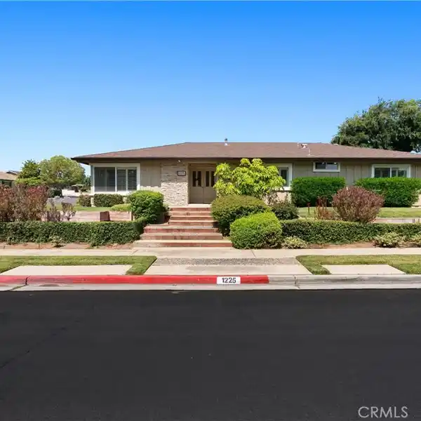 WARM AND INVITING SINGLE-STORY HOME