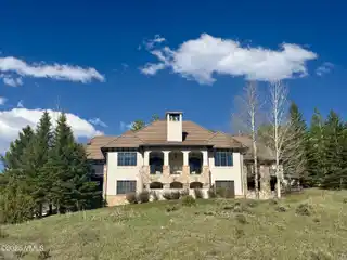 Luxury Mountain Living in Prestigious Cordillera