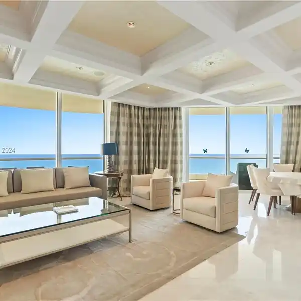 STUNNING THREE BEDROOM IN A RESORT-STYLE COMMUNITY