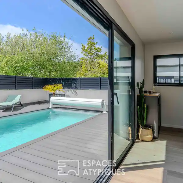 LOVELY CONTEMPORARY HOME WITH POOL