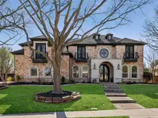 Luxury Living in Prestigious Newport Village