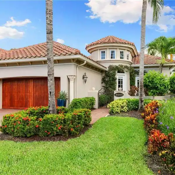 GORGEOUS HOME IN FIDDLER'S CREEK