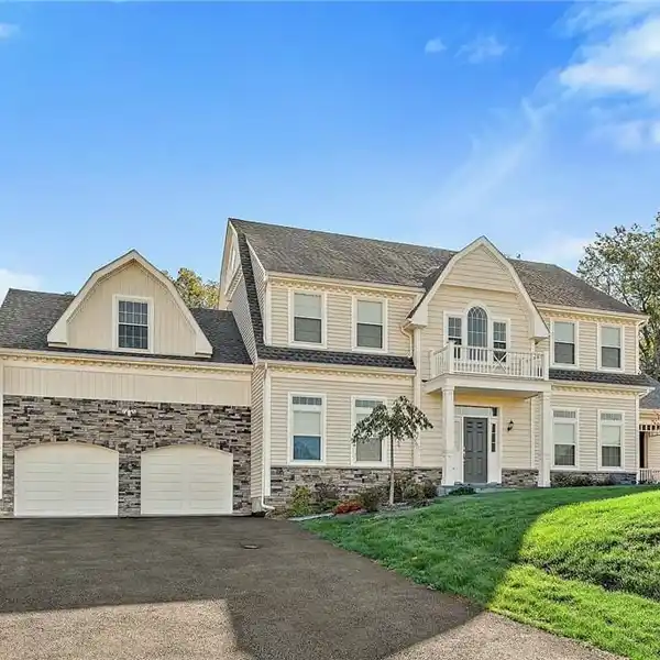 CUSTOM DESIGN YOUR DREAM HOME WITH A PREMIER DEVELOPER